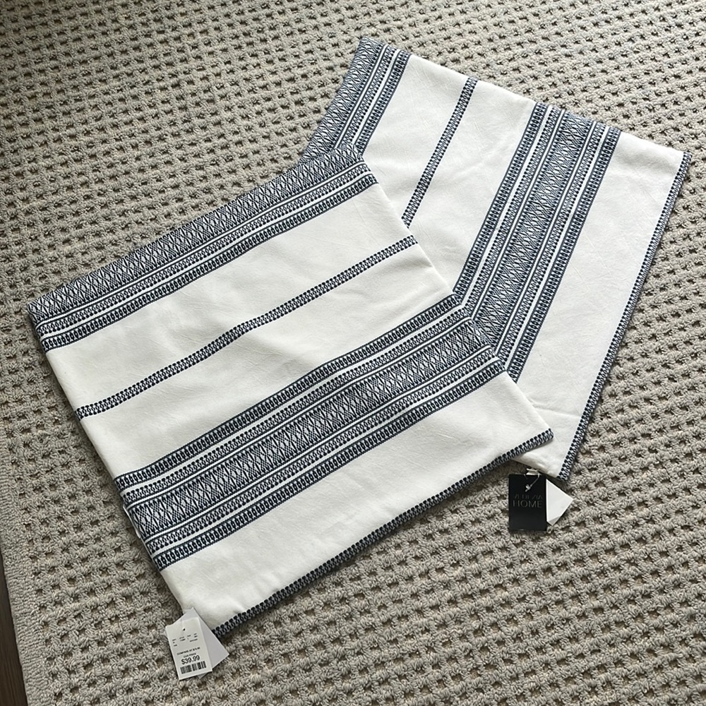 Venezia home pillow covers set of 2 NWT